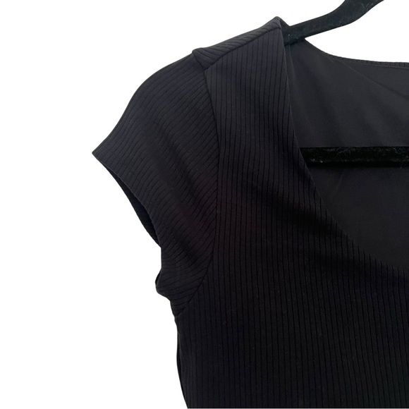 Alo Yoga Black Blissful Henley Bra Top NWT Medium - Picture 4 of 8